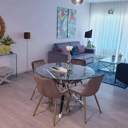 דירה Sarah House *