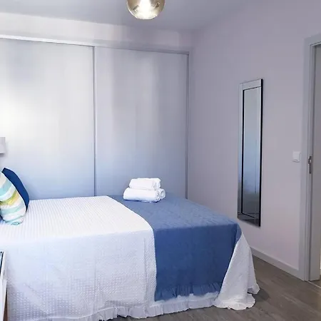 Sarah House דירה *