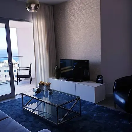 Apartament Sarah House